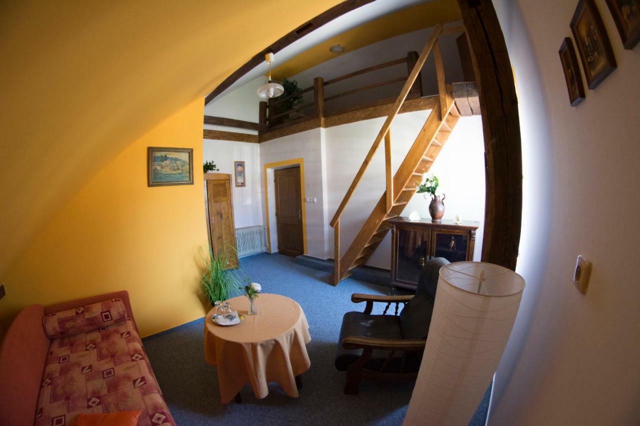 Penzion Kamenný Dvůr Vimperk Exterior foto