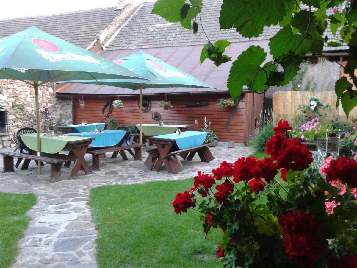 Penzion Kamenný Dvůr Vimperk Exterior foto